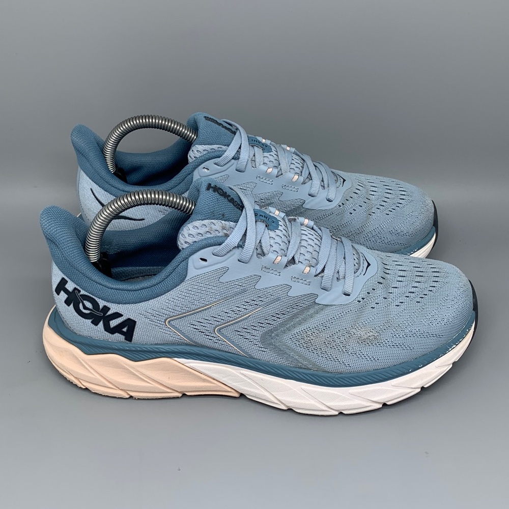 Hoka One Arahi 5 Blue Running Shoes  Women's Sz 9